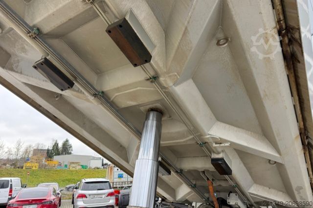 Tipper truck IVECO 500 8x4 Kipper Bordmatik