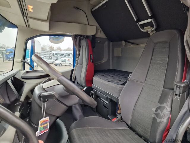 Koffer Volvo FH 13.460 Globetrotter XL 4x2 - Box with side d...