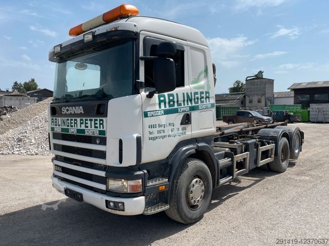 Camion benne à bras amovible SCANIA R124 GB 6x2 Abrollkipper Bj 2001