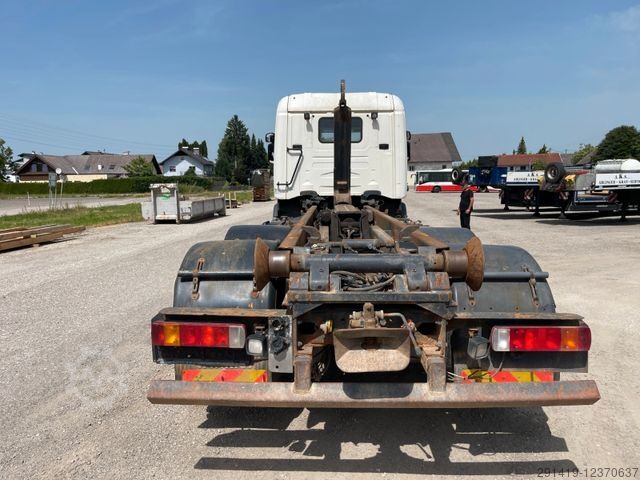 Camion benne à bras amovible SCANIA R124 GB 6x2 Abrollkipper Bj 2001