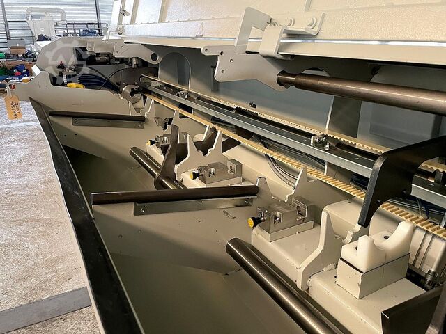 Centro de mecanizado vertical WILLEMIN-MACODEL W-518