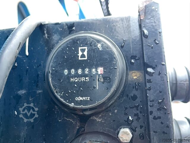 Trailer-Mounted Boom Lift Genie TZ-50 DC w/Drive (17m)