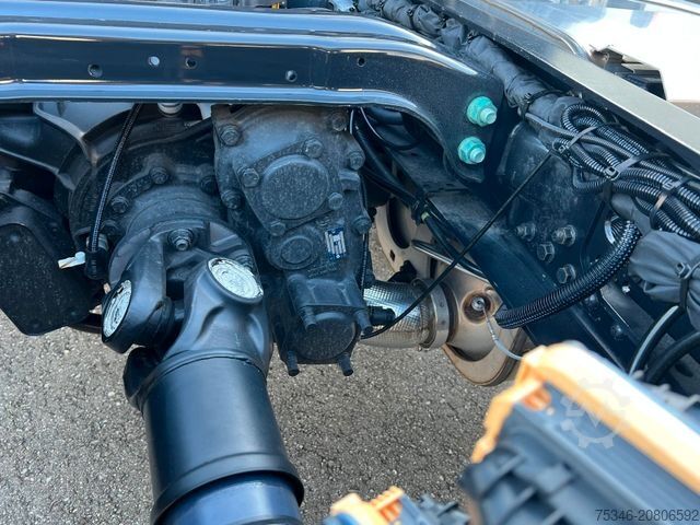 Standardowy ciągnik siodłowy MAN TGS 33.520 BL 6x4 FG/33 to/RS 3,60 m/PTO/AHK/Neu