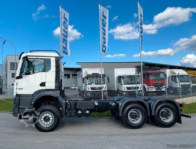Podwozie ciężarówki MAN TGS 33.520 BL 6x4/33to/RS3,60m/PTO/AHK/90 to/Neu