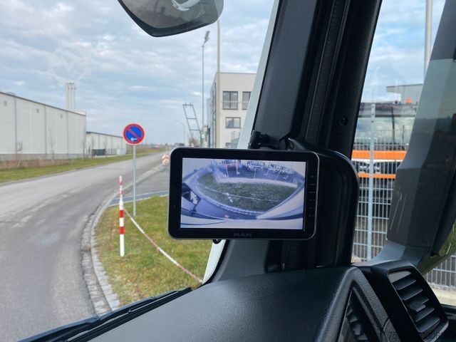 Ciężarówka z płaską platformą MAN TGM18.290/LL/Pritsche7,25m/2xSchiebeplane/LBW2To