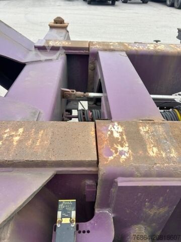 Cserélhető felépítményes félpótkocsi  M&V CHASSIS LIFTACHSE MITTE-HECKAUSSCHUB