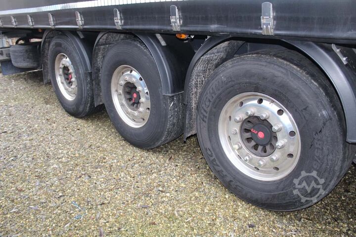 Naczepa otwarta z plandeką Schwarzmüller semirimorchio centinato francese usato