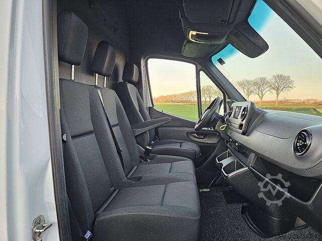 Στέισον βάγκον με ψηλή οροφή MERCEDES-BENZ SPRINTER 317 L3H2 Maxi Automaat!