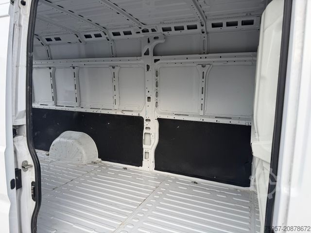 Højt tag varevogn CITROEN Jumper L2H2 / AHK / Klima /118 TKM /Navi/ 3 Sitz