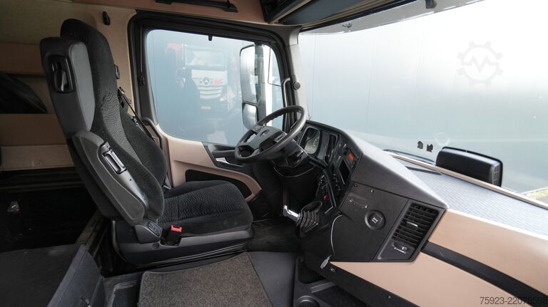 Standaard-SZM Mercedes-Benz Actros 1942 tractor unit