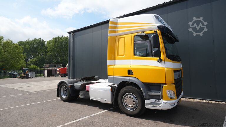 Standaard-SZM DAF CF 440 tractor unit