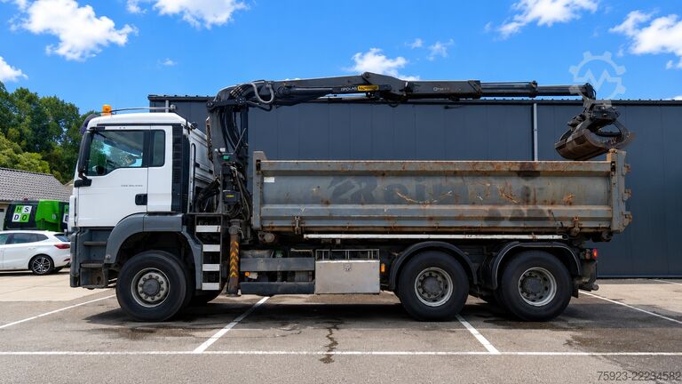 Vrachtwagen met kraan MAN TGS 26.440 6x6 cable system tipper truck with p...