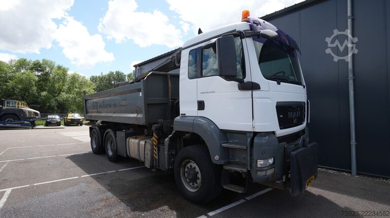 Vrachtwagen met kraan MAN TGS 26.440 6x6 cable system tipper truck with p...
