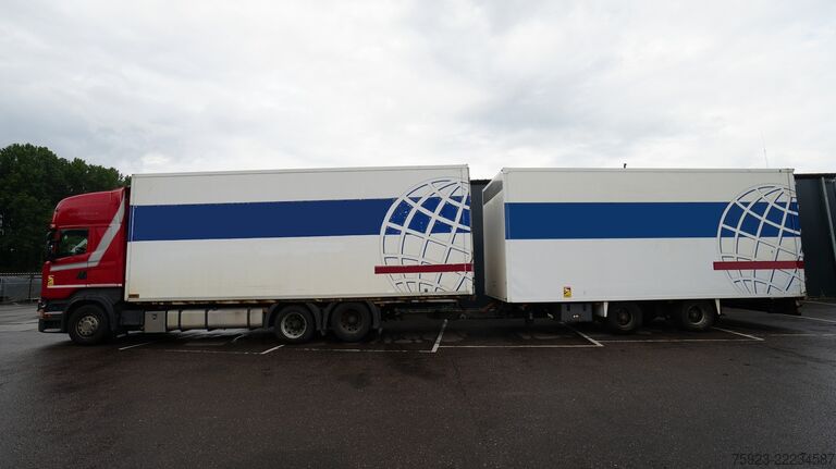 Valiză Scania R 400 6x2 closed box in combo with trailer