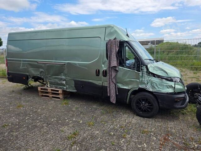 Furgoneta de caja alta IVECO 35S18 Kastenwagen Maxi hoch&lang, Unfall