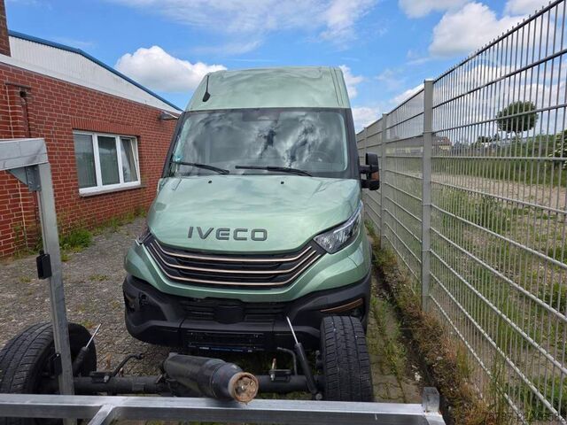 Furgoneta de caja alta IVECO 35S18 Kastenwagen Maxi hoch&lang, Unfall