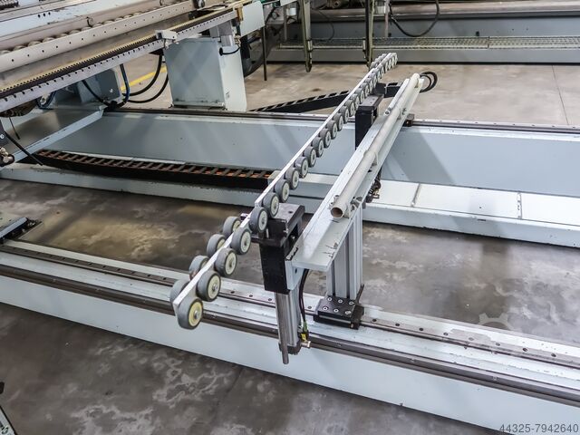 Máquina horizontal de perforación continua e inserción de clavijas WEEKE BST 500
