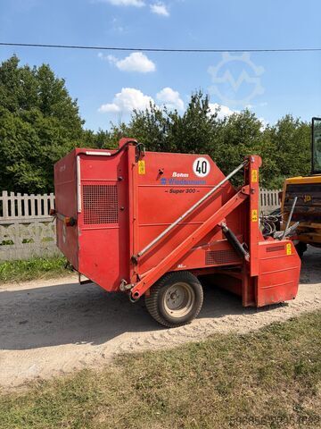 Bohm Wiedenmann Super 300 1,5 m – spazzatrice-raccoglitrice per erba e foglie Bohm Wiedenmann Super 300 1.5 m – zamiatarko-zbierarka do trawy i liści Bohm Wiedenmann Super 300 1.5 m – zamiatarko-zbierarka do trawy i liści