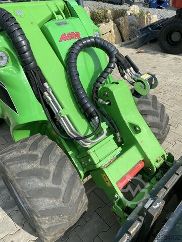 Kompaktlastare Avant Tecno 755