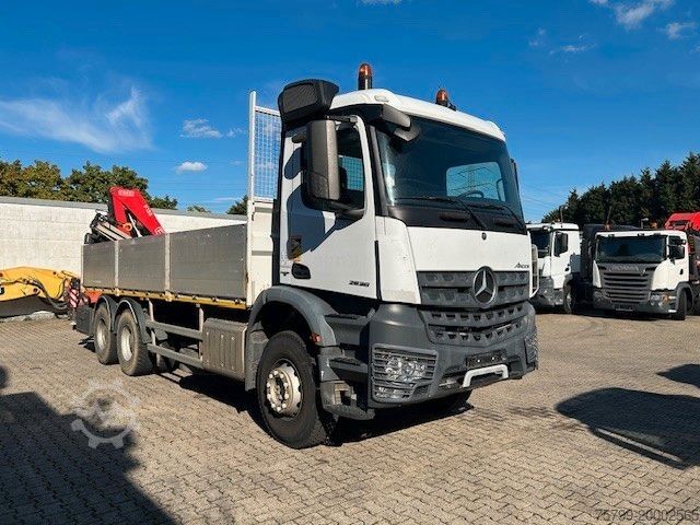 Autolaadkraan MERCEDES-BENZ 2636 Pritsche + Fassi F135 Kran 6x4 Blatt-Blatt