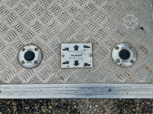 Platós teherautó ponyvával MAN TGL 12.250 BL 4x2