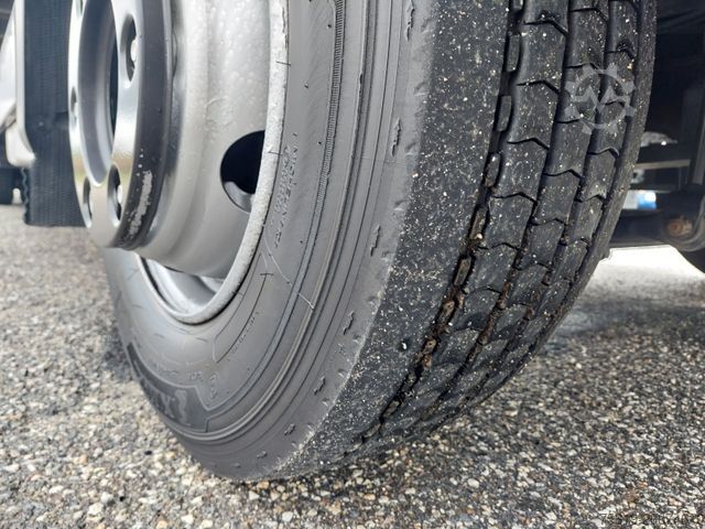 Platós teherautó ponyvával MAN TGL 12.250 BL 4x2