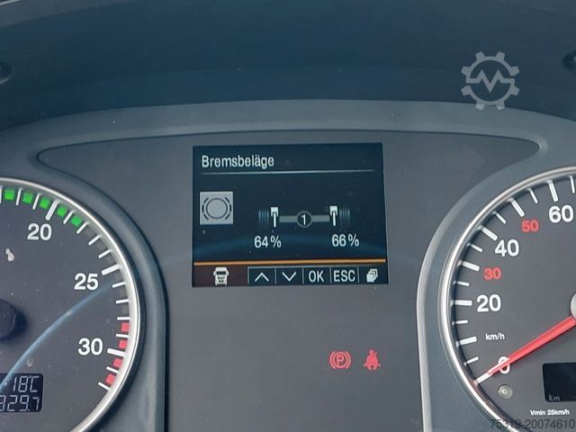 Platós teherautó ponyvával MAN TGL 12.250 BL 4x2