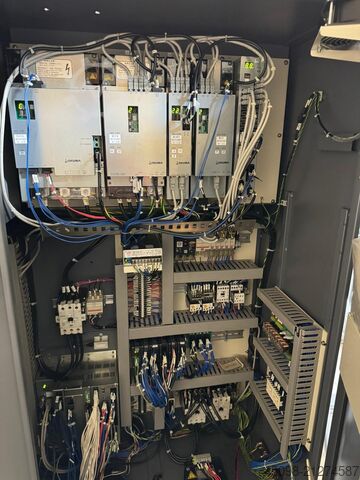 CNC-draaibank Okuma Genos L300E-M