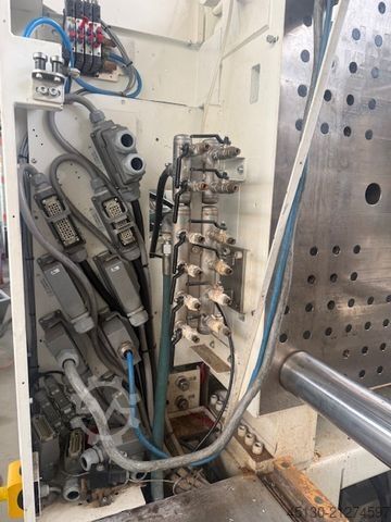 Injection molding machine Engel e-Motion 740/280 T WP