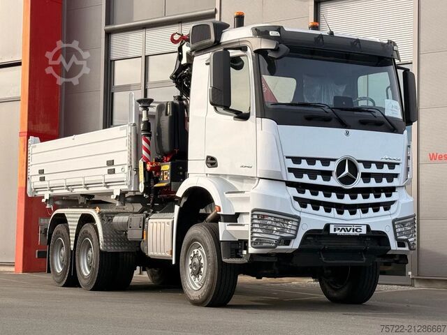 3 oldalú billenő Mercedes-Benz Arocs 3348 AK 6x6 Krankipper mit Fassi F195A2.24