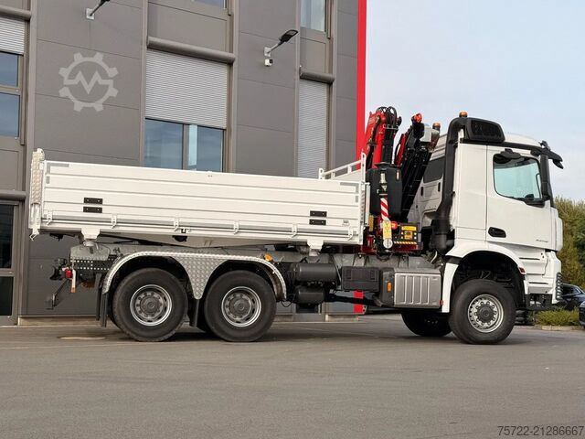 3 oldalú billenő Mercedes-Benz Arocs 3348 AK 6x6 Krankipper mit Fassi F195A2.24