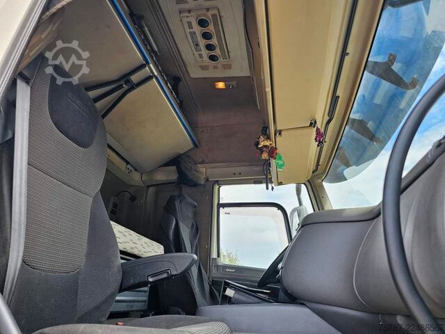 Samochód ciężarowy z plandeką typu platforma DAF DAF CF 310 Space Cab, Gardine, Ladebordwand 1,5