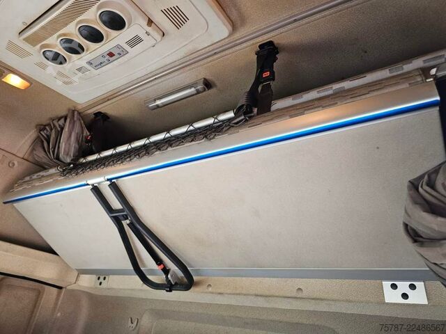 Samochód ciężarowy z plandeką typu platforma DAF DAF CF 310 Space Cab, Gardine, Ladebordwand 1,5
