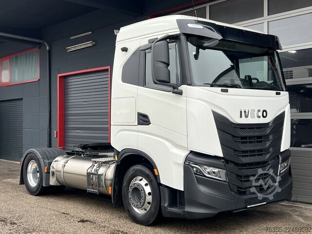 Standardowy ciągnik siodłowy IVECO Stralis AS440S46T LNG ACC Intarder BSIS+Kamera