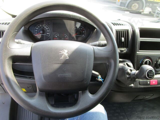 Sandučar PEUGEOT Boxer  2.0L 130PS*3-Achser+Türen+Rampe hinten*