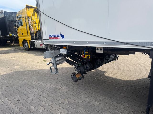Chladírenský návěs SCHMITZ CARGOBULL SKO 20 City damaged