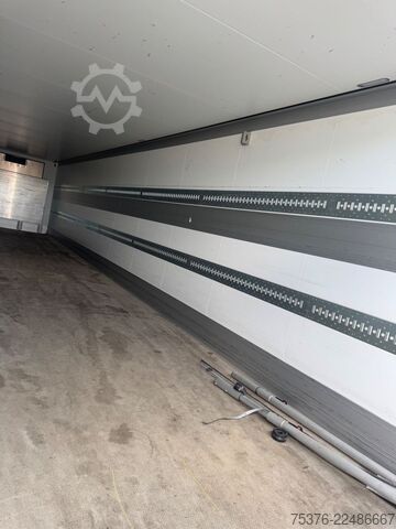 Chladírenský návěs SCHMITZ CARGOBULL SKO 20 City damaged
