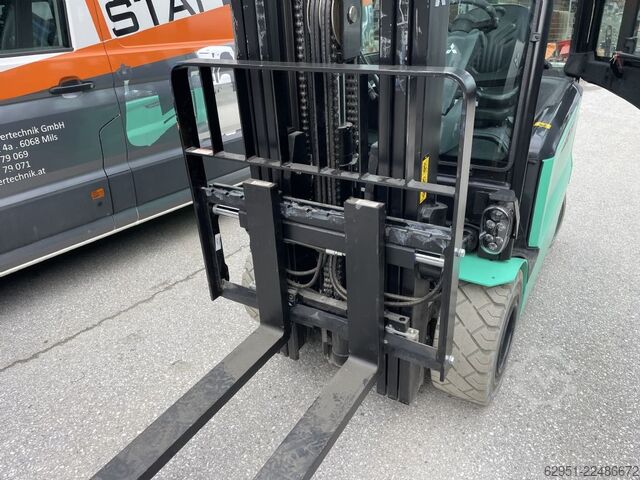 Elektrisk 4 -hjulig gaffeltruck Mitsubishi FB35N