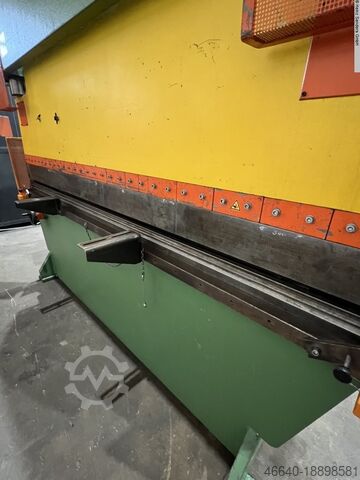 Hydraulische afkantpers HACO PPB 30180