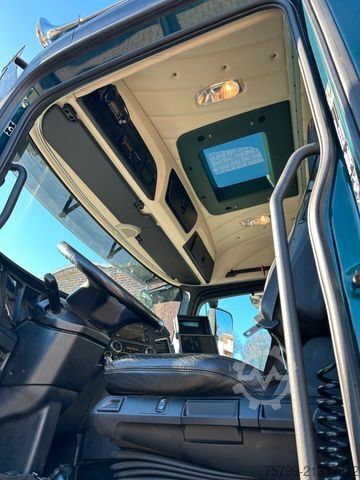 Lastbilmonteret kran MERCEDES-BENZ 3253 + HIAB 302 Kran 8x2-4 HAD ALLRAD