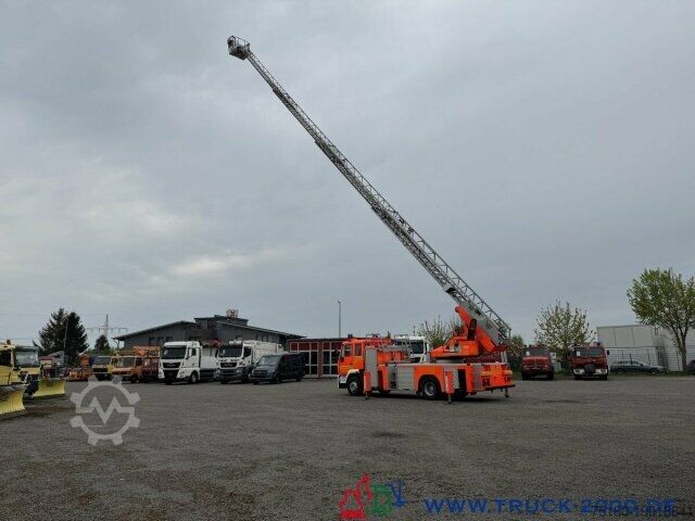 Camion à usage spécial MAN 15.285 METZ Feuerwehr Drehleiter 30mRettungskorb