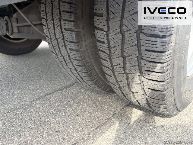 Vrachtwagen met bakwagen IVECO 70C18HA8/P