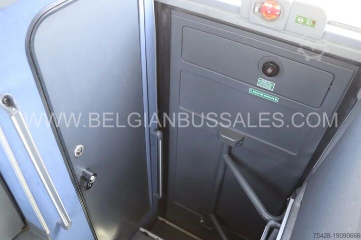 Trener Mercedes Tourismo 16RHD-M / 2A / 13.0m / Lift / Airco