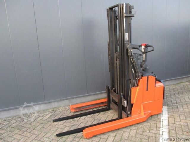 Hoogheffende palletwagen TOYOTA RWE120