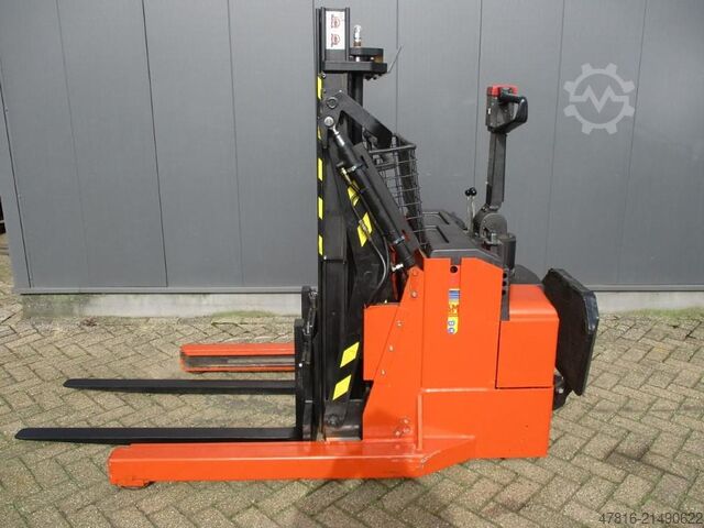 Carretilla elevadora TOYOTA RWE120