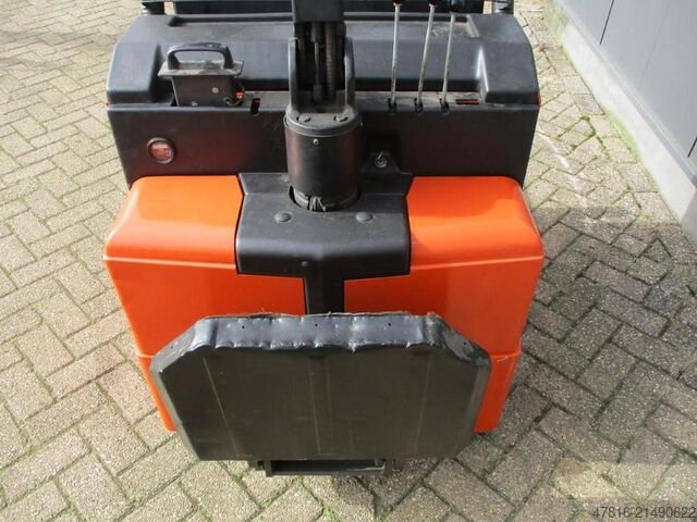 Carretilla elevadora TOYOTA RWE120