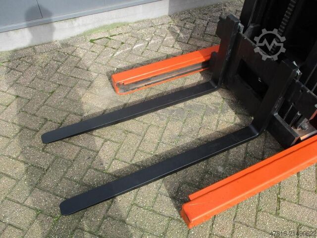 Carretilla elevadora TOYOTA RWE120