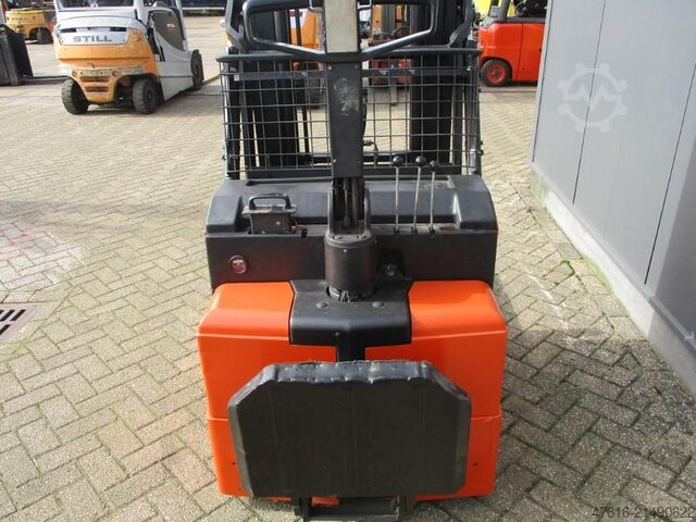 Carretilla elevadora TOYOTA RWE120