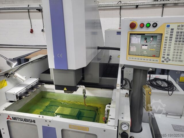 Die-sinking edm Mitsubishi EA8