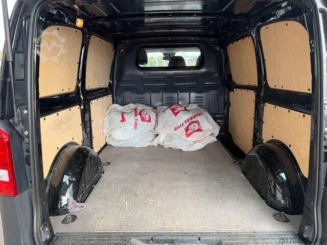 Στέισον βάγκον με ψηλή οροφή Mercedes-Benz Vito 116 CDI 7G Autom Klima Kamera AHK Navi